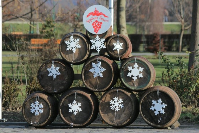 "Червене вино 2018": чим пригощають закарпатців та скільки доведеться витратити – 20