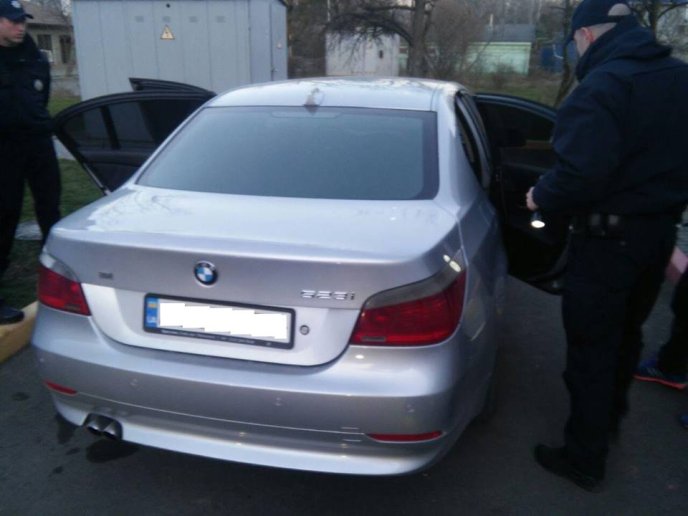 У Мукачеві затримали п’яного водія "BMW" із автоматами у салоні – 03