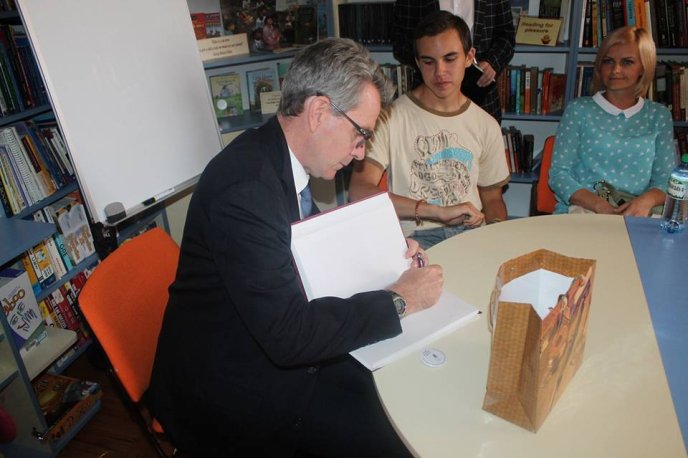 Джеффрі Пайєтт відвідав головну бібліотеку області – 03