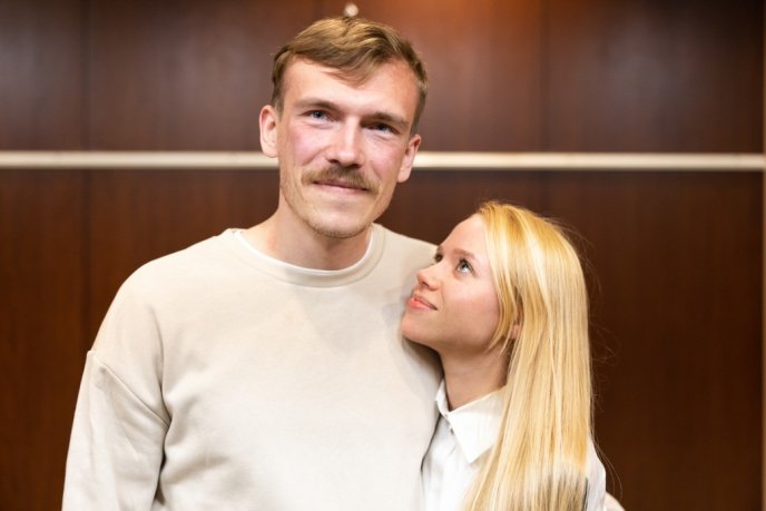 Захисники "Азовсталі" зустрілися з рідними у Туреччині – 04 Захисники "Азовсталі" зустрілися з рідними у Туреччині – 04