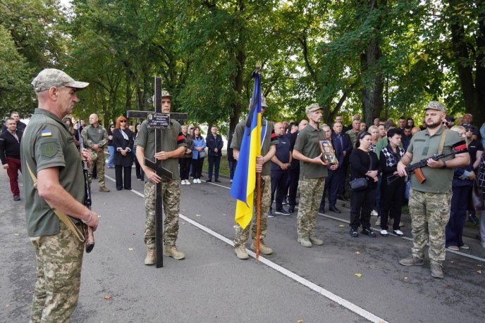 В Ужгороді попрощалися із 40-річним захисником – 02