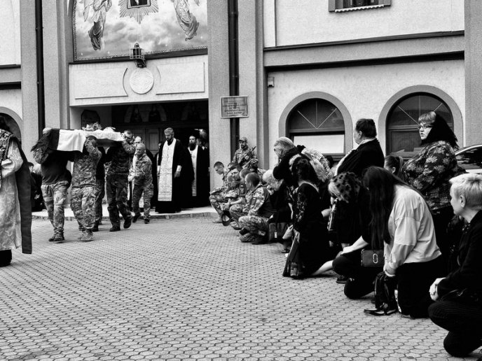 У Мукачеві поховали бойового медика 128-ої бригади – 04