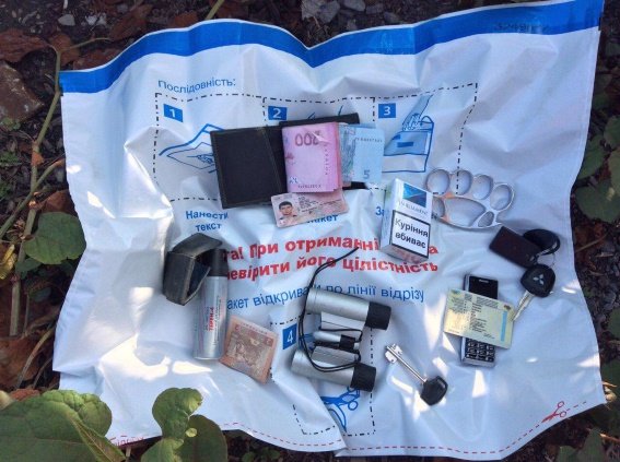 Львів’яни пограбували у Мукачеві квартиру та намагались втекти від поліцейських – 05