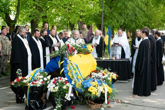 Поховали молодого військового, який загинув на фронті – 04 Поховали молодого військового, який загинув на фронті – 04