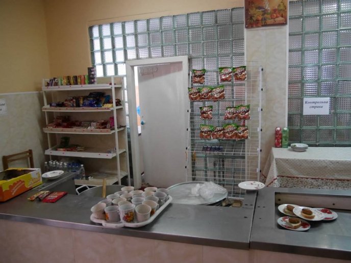 Ужгородські чиновники перевірили шкільні буфети – 04