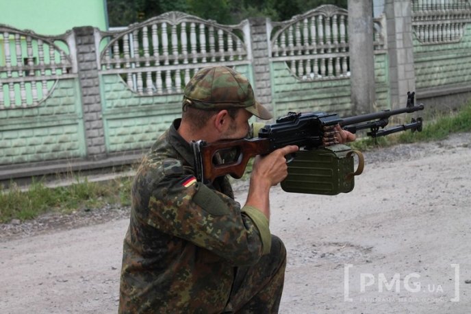 Поблизу Мукачева продовжують працювати тимчасові блокпости військових – 09