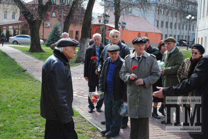 У Мукачеві вшанували в’язнів фашистських концтаборів (ФОТО) – 05