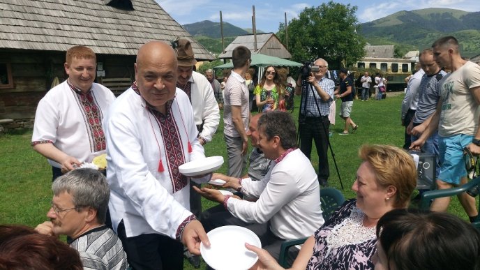 Москаль влаштував колоритну гостину на фестивалі ріплянки у Колочаві – 03