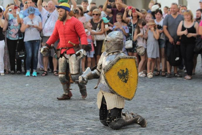 У Мукачеві влаштували реконструкцію весілля Ілони Зріні та Імре Текелі – 26