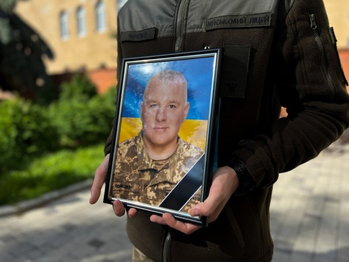 У Мукачеві попрощалися з Героєм Олегом Полешкіним – 01 Олег Валерійович Полешкін