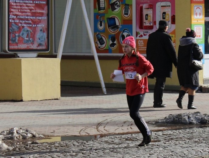 В центрі Мукачева бігали орієнтувальники (ФОТОРЕПОРТАЖ) – 11