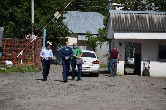Команда “Слуги народу” передала апарат ШВЛ у Свалявську районну центральну лікарню – 03