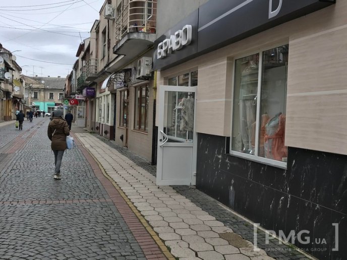 Як зараз працюють магазини у Мукачеві: фоторепортаж – 07