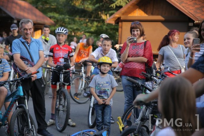 Миттєвості велозаїзду у Мукачеві: фоторепортаж із "Літньої зустрічі цімборів" – 30
