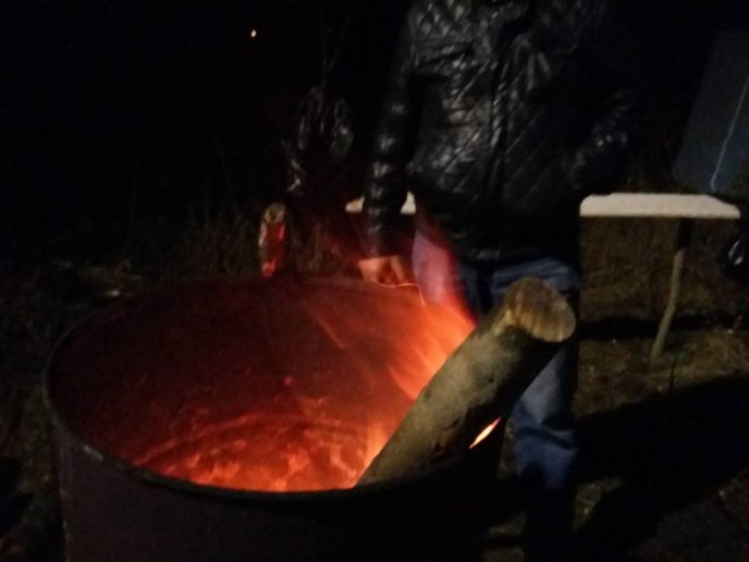 За кілька кілометрів від Нижніх Воріт стоять близько 14 російських вантажівок – 03 За кілька кілометрів від Нижніх Воріт стоять близько 14 російських вантажівок – 03