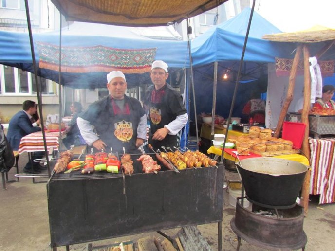 У Середньому проходить фестиваль "Троянда Карпат" – 02