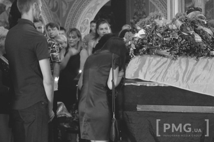 У Мукачеві попрощались з бійцем 128-ї бригади Олександром Павлюком – 01