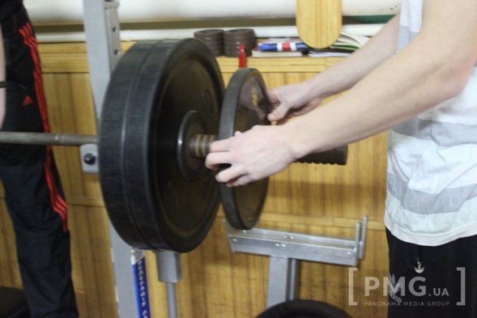 У Мукачеві відбувся святковий турнір з класичного жиму лежачи – 02