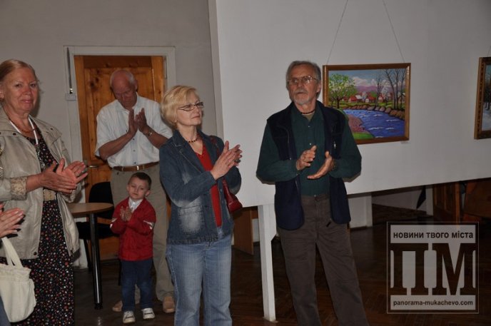 У Мукачеві відкрилась виставка творчих робіт художників міста (ФОТОРЕПОРТАЖ) – 09