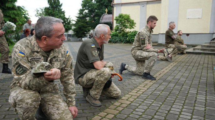 У Мукачеві попрощалися із полеглим Героєм  – 13