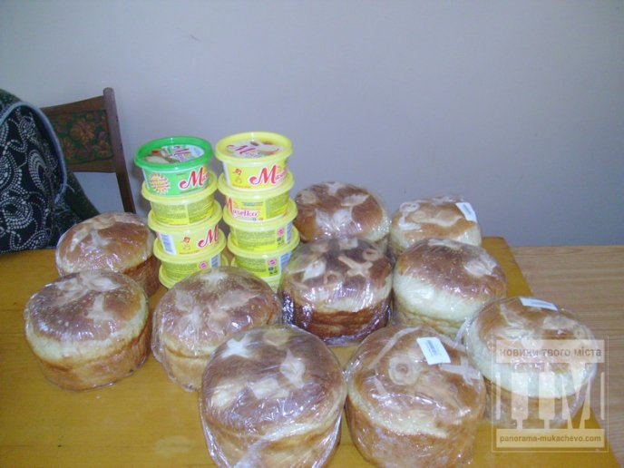 Місцевий осередок ВО "Батьківщина" роздавав безкоштовно паски (ФОТО) – 03