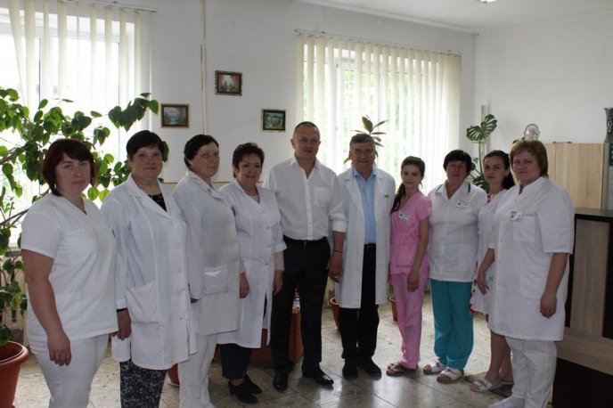 Медиків Тячівщини та Рахівщини привітали від імені народного депутата Василя Петьовки – 05