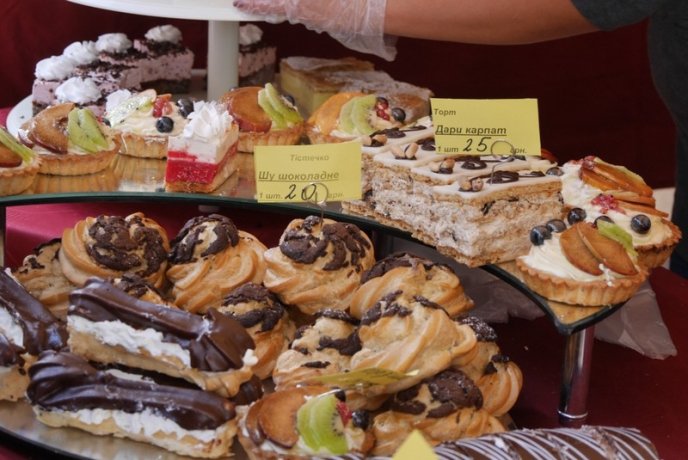 Для любителів ласощів в Ужгороді з’явилася «Солодка вулиця» – 02