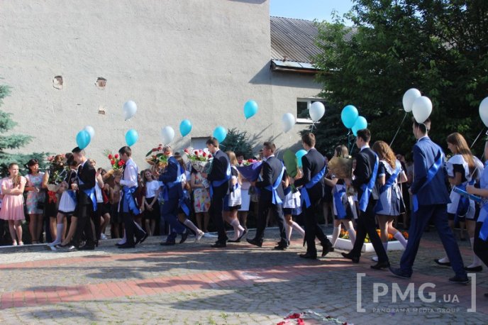 Свято останнього дзвоника відзначили у Мукачівській ЗОШ №13 – 14