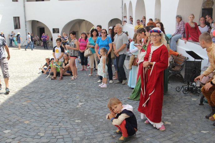 У Мукачеві влаштували реконструкцію весілля Ілони Зріні та Імре Текелі – 11