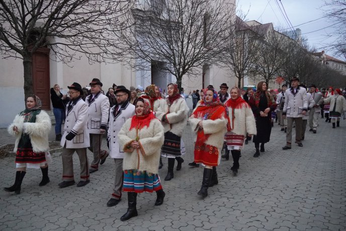 В центрі Ужгорода відбулася благодійна різдвяна коляда – 05