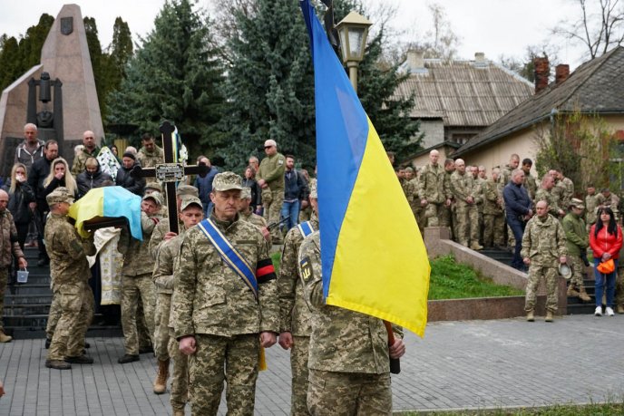 Сьогодні поховали закарпатця, який загинув на війні – 01