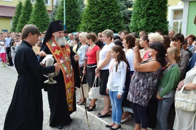 На 16-ту річниці з дня заснування Мукачівського військового ліцею завітав владика Феодор – 05