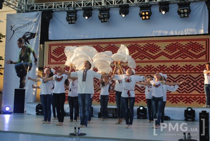 У Мукачеві шоу-балет "Сучасник" відзначив свій 30-річний ювілей святковим концертом – 19