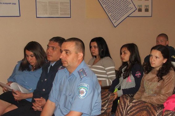 Мукачівські правоохоронці спілкувались з місцевими підлітками – 03