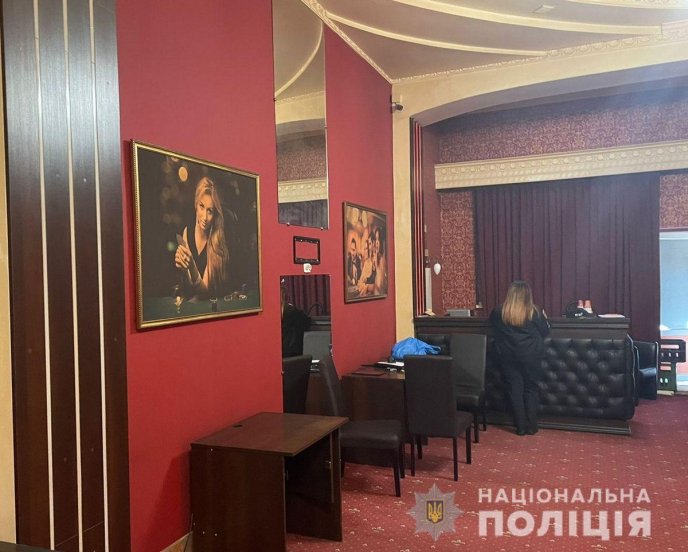 У поліції розповіли, що відбувалося у двох закладах в Тячеві – 01