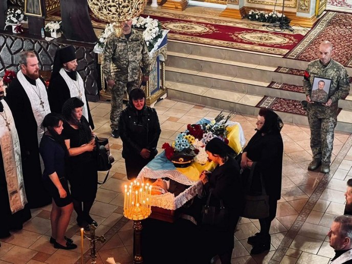 У Мукачеві поховали 32-річного військового – 01