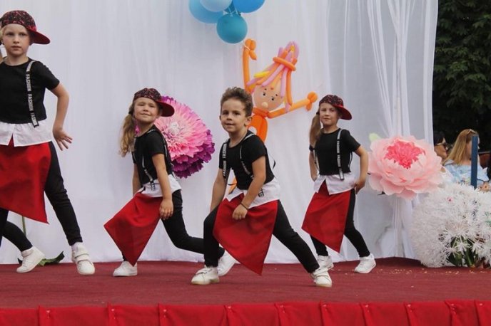 Маленькі мукачівці виступали у центрі міста – 01