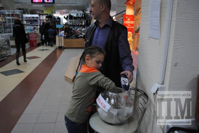 У ЦУМі пройшов черговий розіграш п’яти вечерь на двох у ресторані "Вишневий сад" (ФОТО) – 02 У ЦУМі пройшов черговий розіграш п’яти вечерь на двох у ресторані "Вишневий сад" (ФОТО) – 02
