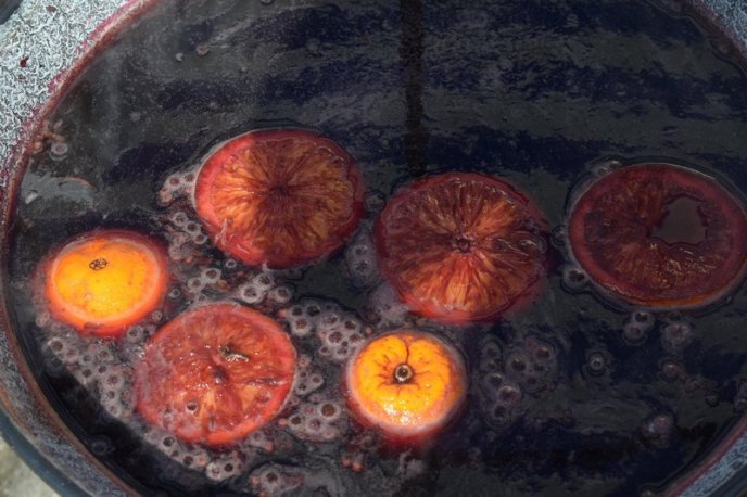 Багато м’яса, бограч, сири та мед: Берегово поринуло у винний фестиваль – 15