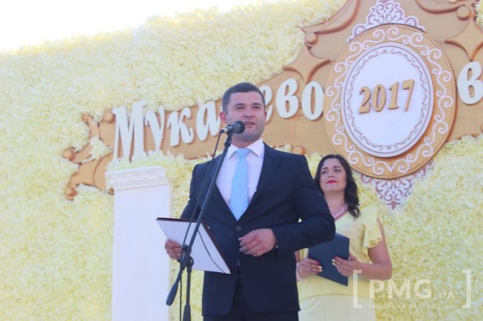 У Мукачеві нагородили випускників-медалістів – 12