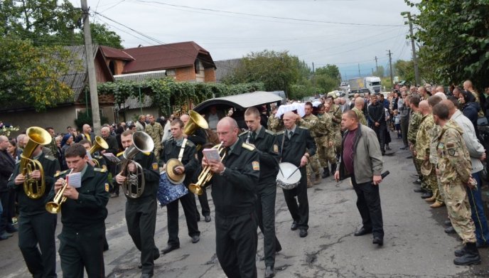 У Буштині попрощались з бійцем АТО Павлом Дурундою – 10