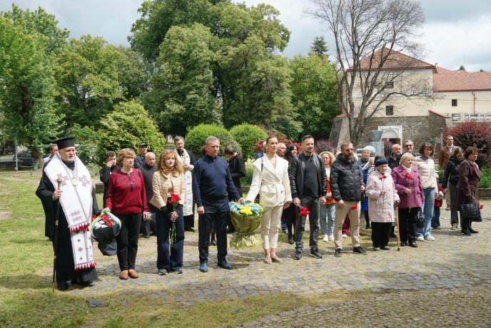 В Ужгороді вшанували пам’ять загиблих від політичних репресій – 01