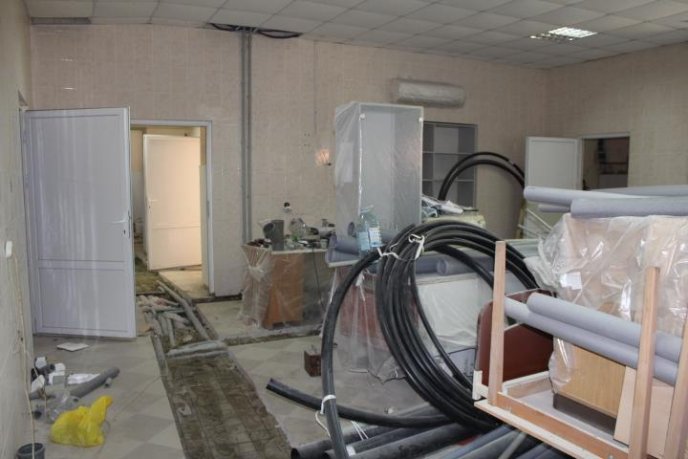 У Мукачеві ремонтують мережі центральної районної лікарні – 03
