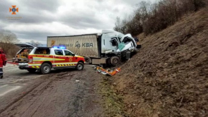 Четверо загиблих внаслідок сьогоднішньої автотрощі на Закарпатті – 04