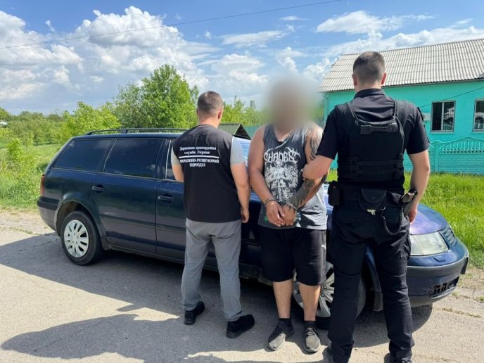 Повідомили, що скористалися послугами «добродія»: що відомо про випадок, який трапився поблизу кордону – 01 Прикордонники затримали кількох чоловіків