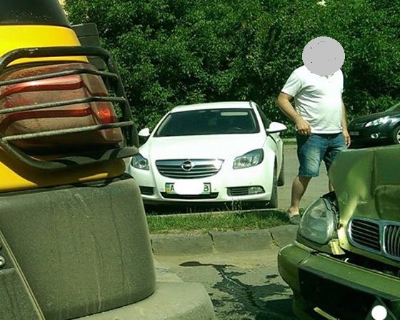 В Ужгороді сталася аварія за участі позашляховика Тойота – 01