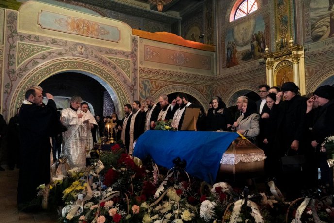 У Мукачеві поховали 53-річного Героя – 05