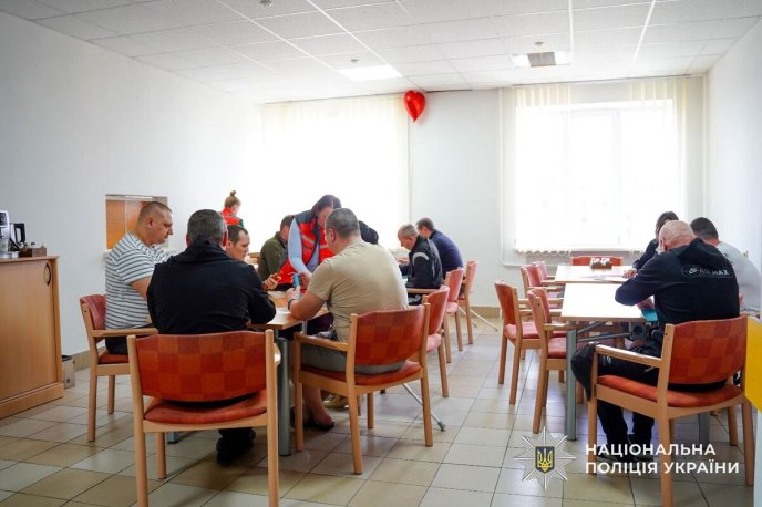 Творча терапія: ветерани виготовляли великодній декор – 01