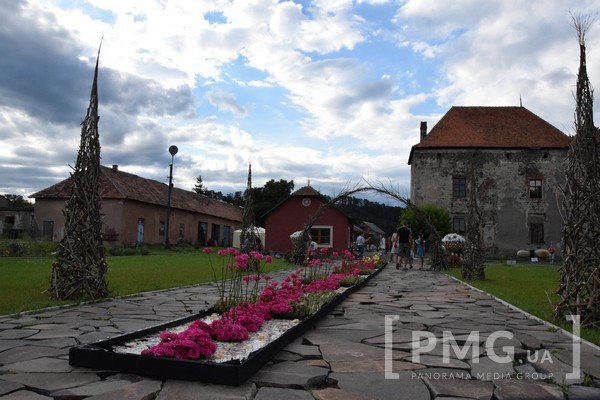 У Чинадієві відбувся фестиваль квітів "Кохання в Сент-Міклоші" – 71