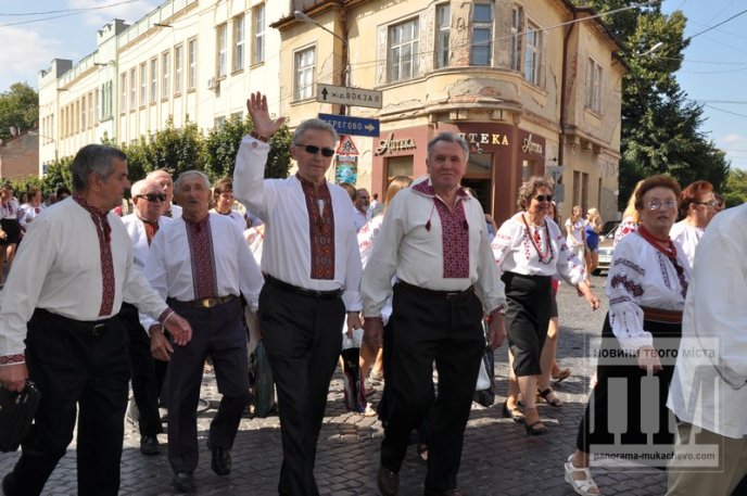 День Незалежності України у Мукачеві відзначили масштабним парадом вишиванок (ФОТОРЕПОРТАЖ) – 31